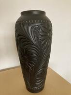 A vendre vase noir avec motifs floraux, Enlèvement