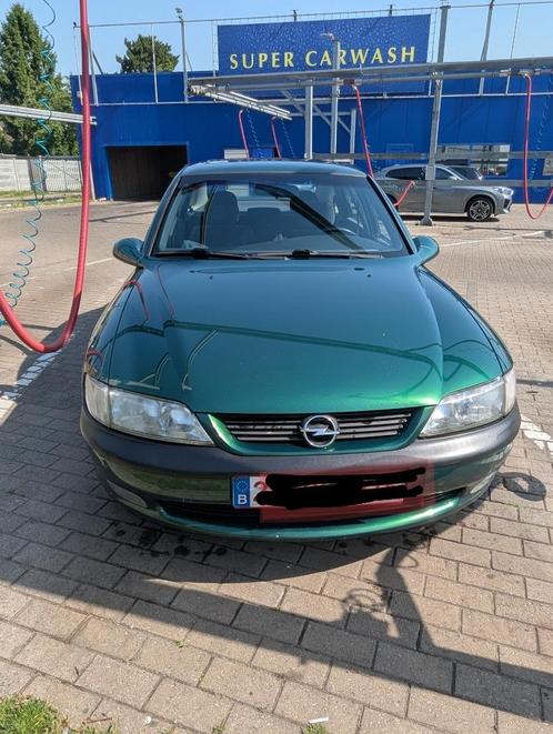 Opel Vectra '96, Auto's, Opel, Particulier, Vectra, Benzine, 5 deurs, Handgeschakeld, Groen, Stof, Ophalen
