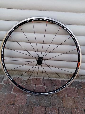 VOORWIEL beschikbaar voor biedingen