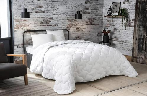 Couette 260*240 anti acariens, Huis en Inrichting, Slaapkamer | Beddengoed, Gebruikt, Deken of Dekbed, Tweepersoons, Wit, Ophalen