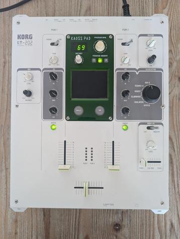 Table de mixage Korg KM-202 – Édition Kaoss Pad intégrée, Enlèvement, Comme neuf, Moins de 5 canaux