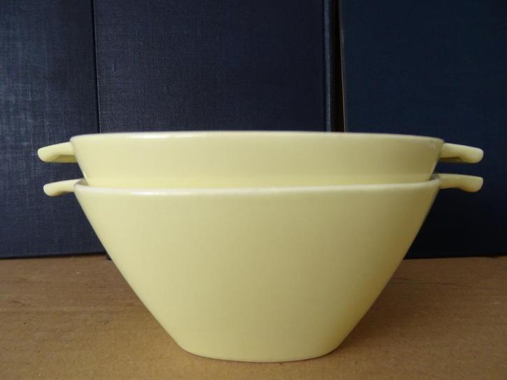 Antiek pastel geel vla schaaltje Royal Sphinx Maastricht 2x, Antiek en Kunst, Antiek | Servies los, Ophalen of Verzenden