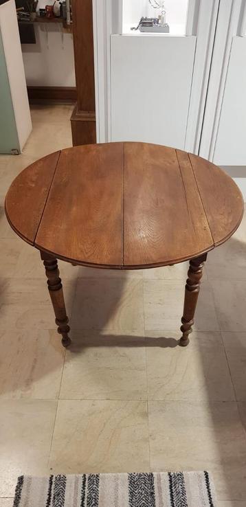 Massief eiken tafel beschikbaar voor biedingen