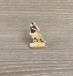 PIN - S.P.U.C. - FOOTBALL - VOETBAL, Verzenden, Gebruikt, Sport, Speldje of Pin