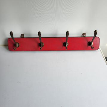 Vintage mid-century formica wandkapstok beschikbaar voor biedingen