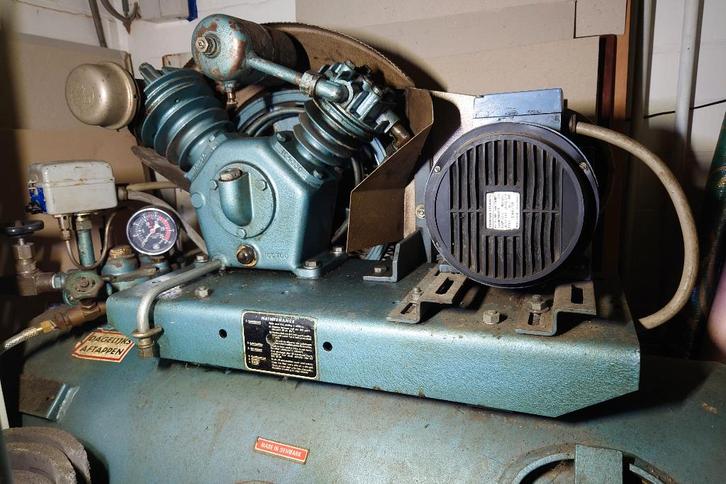 Industriële compressor 400V, Doe-het-zelf en Bouw, Compressors, Gebruikt, 10 bar of meer, 100 liter of meer, 200 tot 400 liter/min