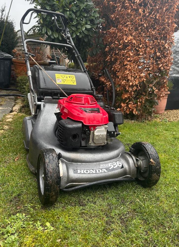 Professionele Honda HRH 536 Grasmachine te koop., Tuin en Terras, Grasmaaiers, Zo goed als nieuw, Benzine-grasmaaier, 50 cm of meer