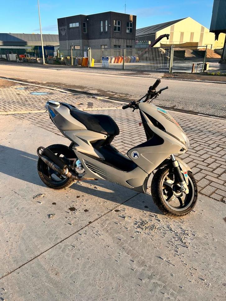 Aerox b klasse, Fietsen en Brommers, Brommeronderdelen | Scooters, Zo goed als nieuw, Yamaha, Kap, Ophalen