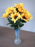 Vaasje met bloemen, Huis en Inrichting, Woonaccessoires | Vazen, Ophalen