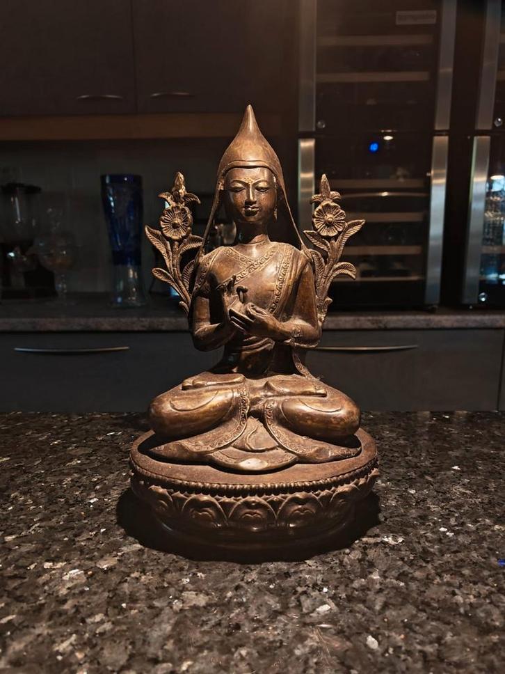 Bronzen boeddhistisch beeld — 33,5 cm — 5,315 kg, Antiek en Kunst, Kunst | Niet-Westerse kunst, Ophalen