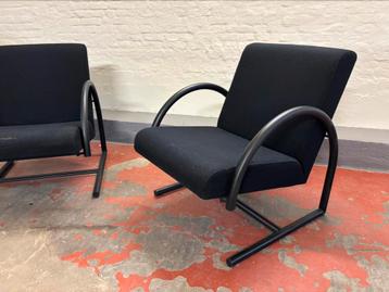 Circle arm chairs design beschikbaar voor biedingen