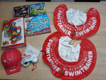 Swimtrainer en speelgoed beschikbaar voor biedingen