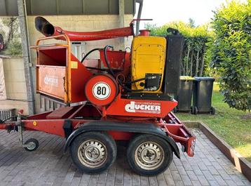 broyeur à bois Dücker HM 760 diesel 23 cm beschikbaar voor biedingen