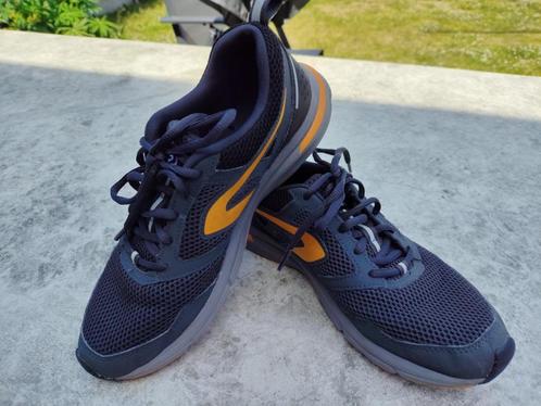 Kalenji sportschoenen mt 40. Zgan., Kinderen en Baby's, Kinderkleding | Schoenen en Sokken, Zo goed als nieuw, Sportschoenen, Ophalen of Verzenden