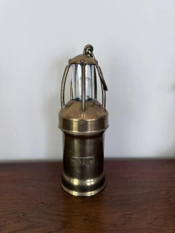 Mijnwerkerslamp  beschikbaar voor biedingen