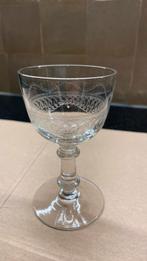 1 verre à liqueur, Enlèvement ou Envoi