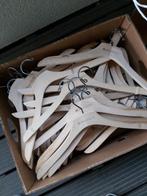 Kledinghangers  on hout 90 stuks nieuw, Kleding | Dames, Kledinghangers, Ophalen, Nieuw, Hout