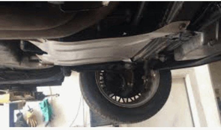 M techniek onderplaat bescherm plaat BMW 3 serie E30  517119, Autos : Pièces & Accessoires, Transmission & Accessoires, BMW, Utilisé