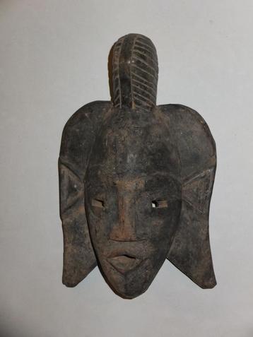 masque africain antique