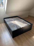 Lit deux personnes IKEA avec sommier, Maison & Meubles, Chambre à coucher | Lits, Deux personnes, Noir, Bois, Utilisé