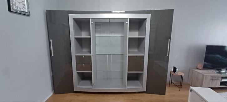 Luxe Design Wandkast/Vitrinekast, Huis en Inrichting, Kasten | Vitrinekasten, Zo goed als nieuw, Glas, Ophalen