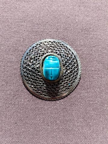 Broche vintage en filigrane avec scarabée égyptien  beschikbaar voor biedingen