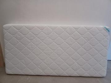 Matras 140 x 70 cm beschikbaar voor biedingen