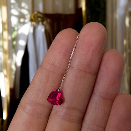 Oorbellen wit goud 18k hart, Handtassen en Accessoires, Oorbellen, Zo goed als nieuw, Hangers, Goud, Rood, Met edelsteen, Ophalen of Verzenden