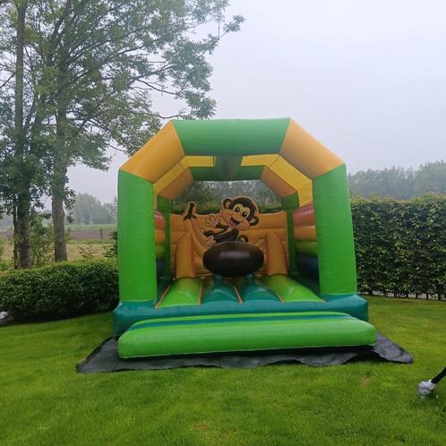 Springkasteel the monkey te huur, Kinderen en Baby's, Speelgoed | Buiten | Springkussens, Zo goed als nieuw, Ophalen of Verzenden