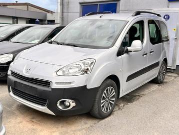 Peugeot partner 1.6 Benzine 2015!! Probleem met de motor! beschikbaar voor biedingen