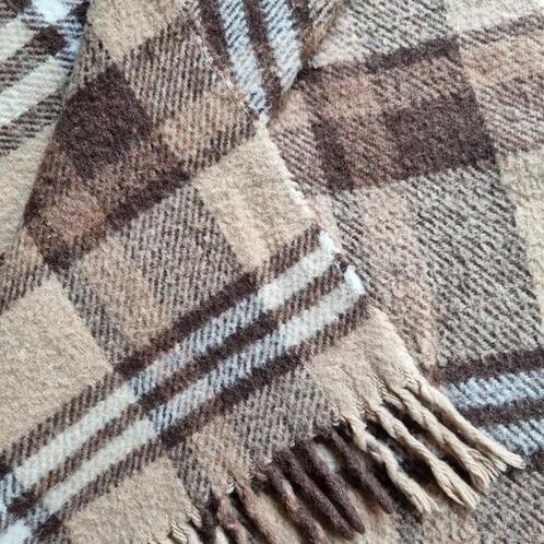 Vintage deken/plaid - 135 cm x 150/160 cm (incl. franjes), Maison & Meubles, Accessoires pour la Maison | Plaids & Couvertures