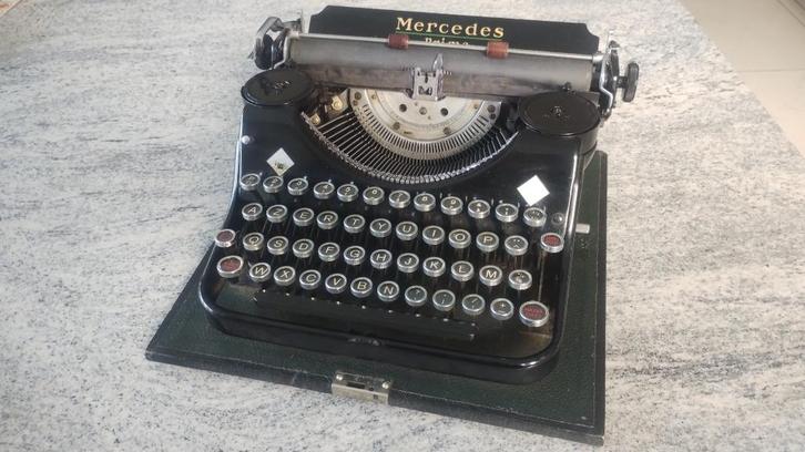 Retro draagbare typemachine Mercedes Prima,wegens overlijden, Antiek en Kunst, Antiek | Kantoor en Zakelijk, Ophalen of Verzenden