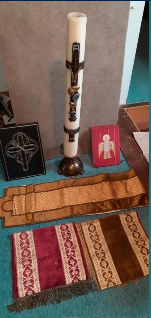 Paaskaars en ander kerk &
priester atributen, Antiek en Kunst, Antiek | Religieuze voorwerpen, Ophalen