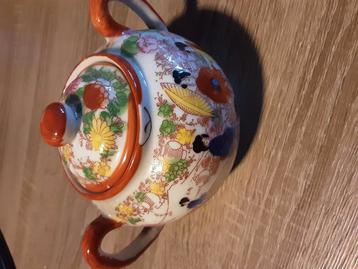 Chinees theepotje beschikbaar voor biedingen