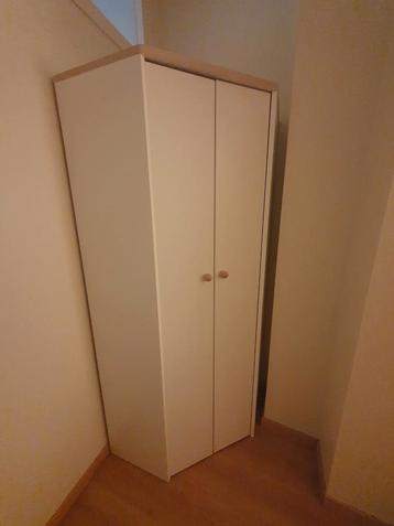 Hoekopbergmeubel/kast beschikbaar voor biedingen