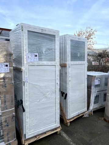 Destockage De Portes De Services PVC à Moitié Prix