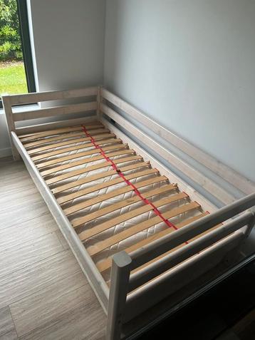 Bed 90x200cm met matras 