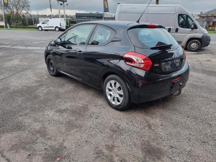 Peugeot 208 essence  PIECES, Auto's, Peugeot, Bedrijf, Te koop, Airbags, Benzine, Euro 5, Coupé, 3 deurs, Handgeschakeld, Zwart