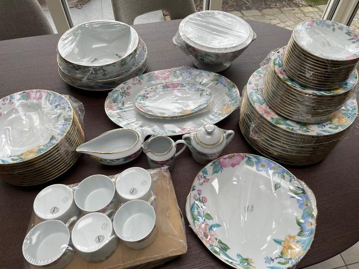 Limoges eet- en koffieservies, Huis en Inrichting, Keuken | Servies, Nieuw, Compleet servies, Porselein, Ophalen
