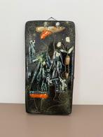 Figuur op kleiwerk, Ophalen of Verzenden