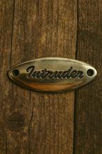 Metalen plaatje - Intruder, Motoren, Ophalen of Verzenden, Nieuw