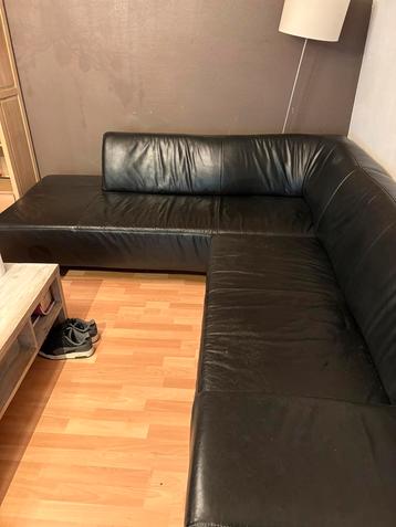 Lederen hoeksalon 2,3M X 2,3M beschikbaar voor biedingen