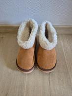 Bruinbeige pantoffels (meisjes of jongens, maat 33), Kinderen en Baby's, Kinderkleding | Schoenen en Sokken, Jongen of Meisje