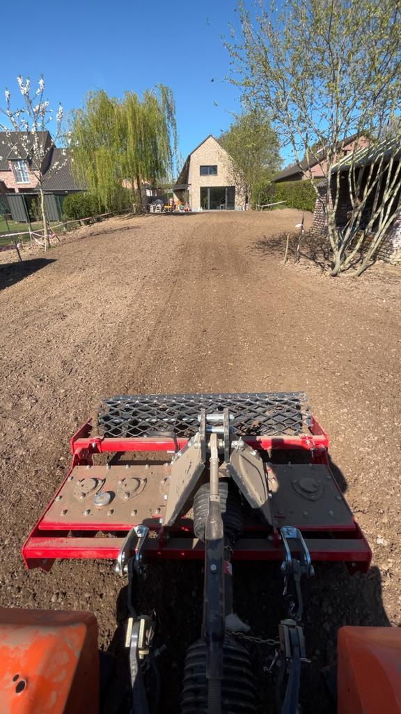 Semer de l'herbe — Prairies et pelouses, Jardin & Terrasse, Terre & Fumier, Enlèvement