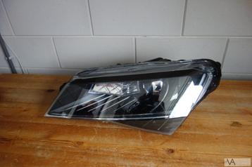 Skoda Superb 2014 - 2019 koplamp links xenon 3 modules €200 beschikbaar voor biedingen