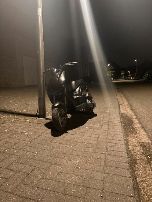 Original ludix 2takt fully blacked out, Fietsen en Brommers, Scooters | Peugeot, Zo goed als nieuw, Ludix, Klasse A (25 km/u)