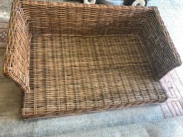 Panier chien en osier  110x70cm beschikbaar voor biedingen