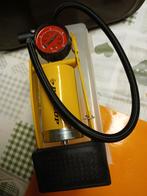 Voetpomp dunlop met manometer, Ophalen