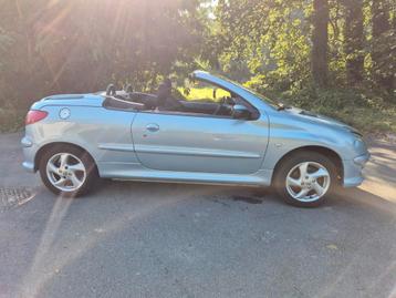 Peugeot  206 cc cabrio   essence  airco grand écran  propre  disponible aux enchères