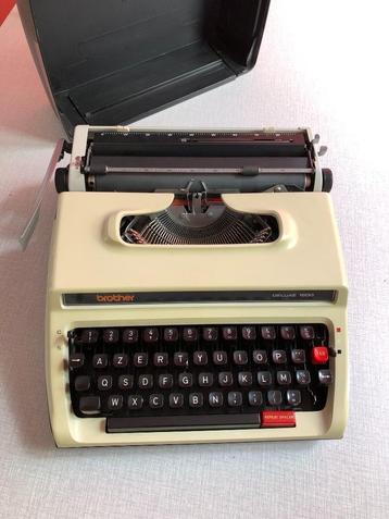 Oude typemachine Brother beschikbaar voor biedingen